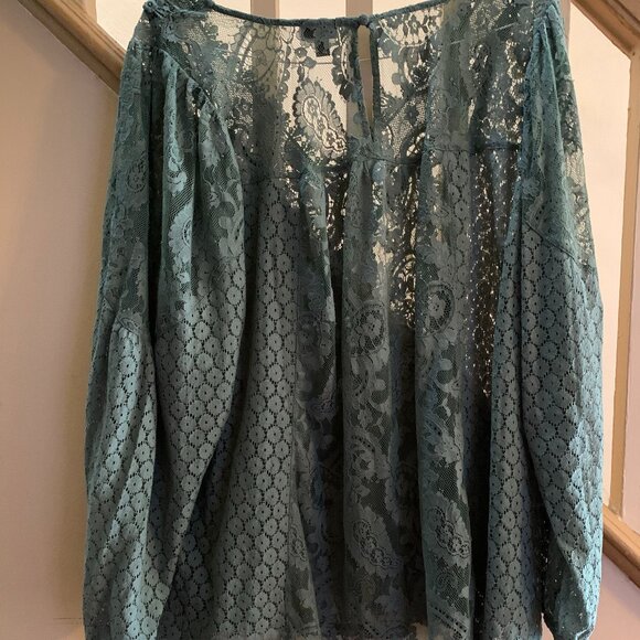 Torrid Green Lace Shirt Size 3 - Picture 3 of 3